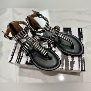 Brand new! Women’s Dolce Vita sandals